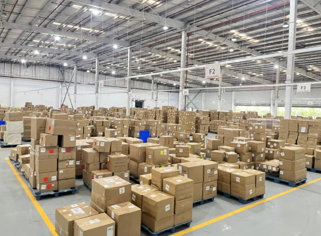Warehouse stacked inventory for wholesale ecommerce